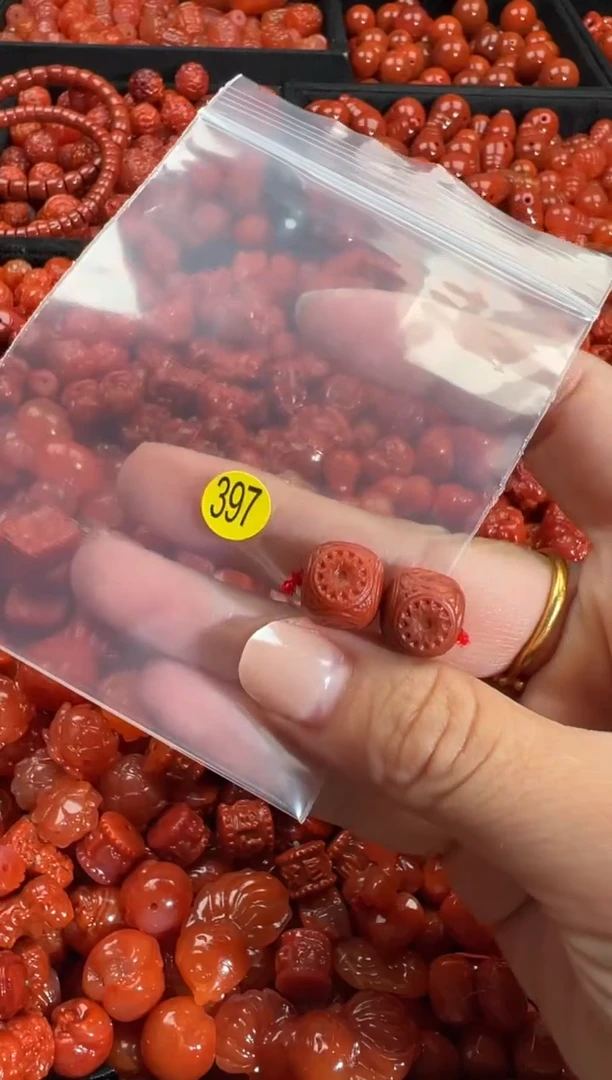 颈饰未镶嵌南红玛瑙1