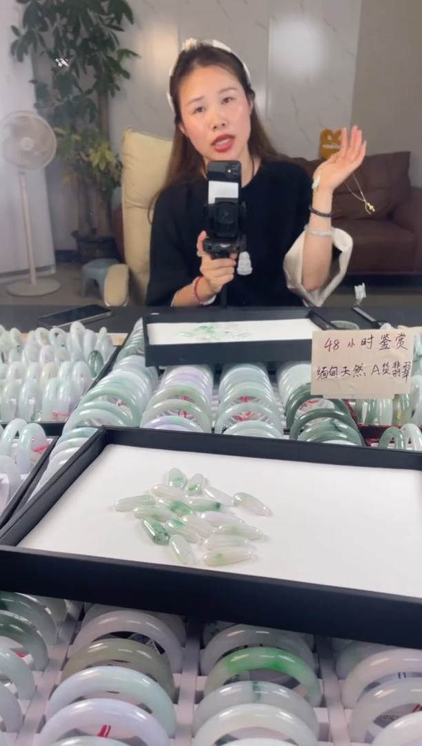 【闪购商品】翡翠吊坠(不含链)银S925镶嵌多样性发货 发一件