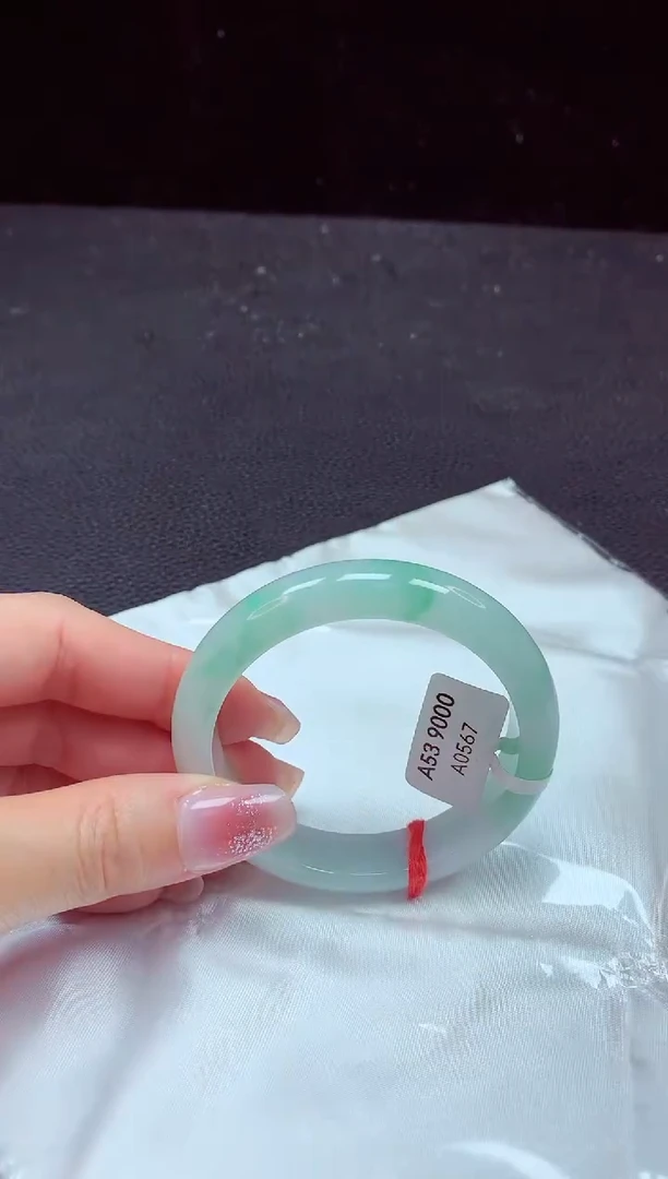 【闪购商品】翡翠手镯未镶嵌镯子53+