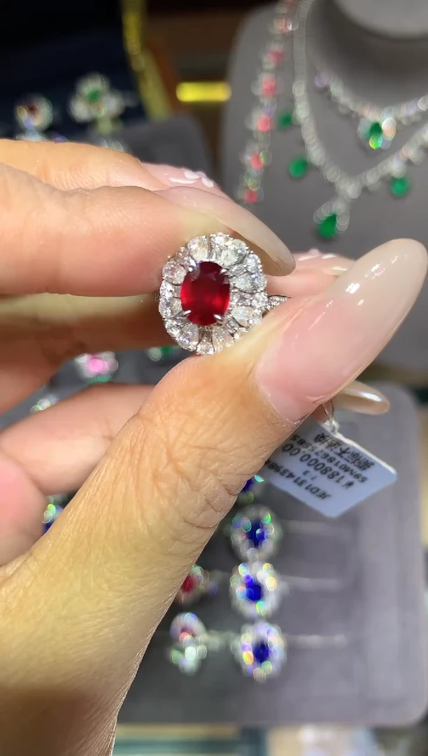 18K金镶嵌戒指红宝石1.39ct