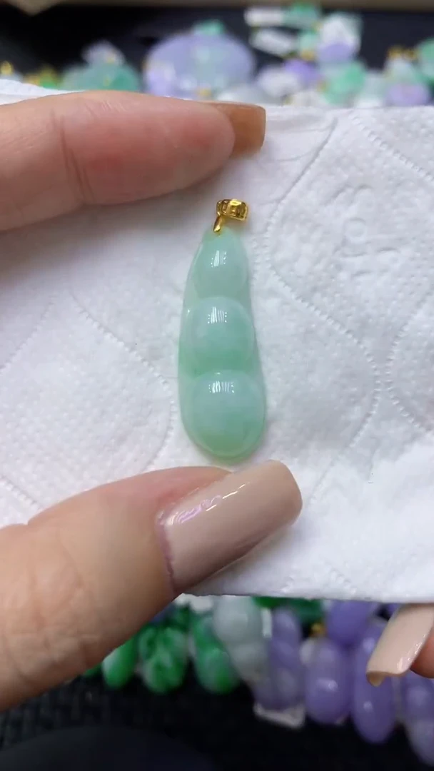 颈饰未镶嵌翡翠天然缅甸翡翠A货