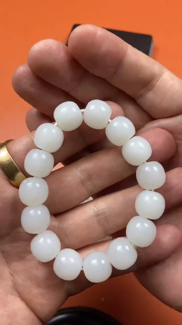 颈饰未镶嵌和田玉吟***行1