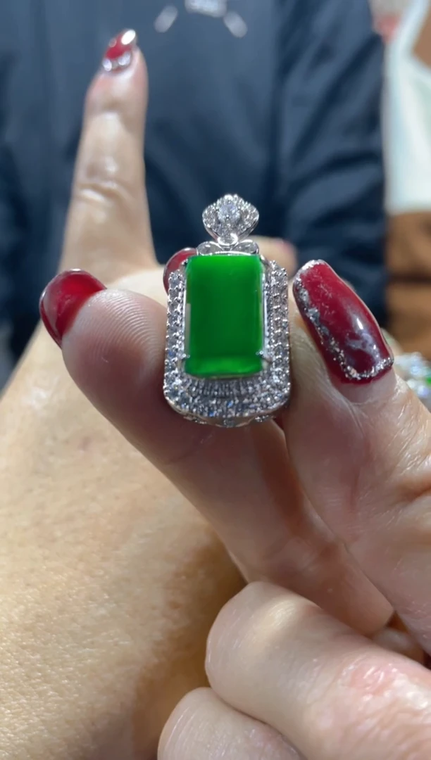 【闪购商品】定制翡翠未镶嵌天然A货翡翠假一罚四（多样性发货）