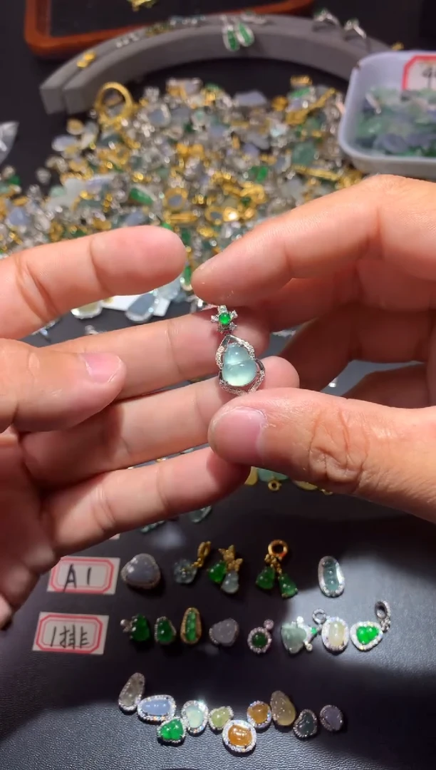 吊坠(不含链)银S925镶嵌翡翠卖****柴1