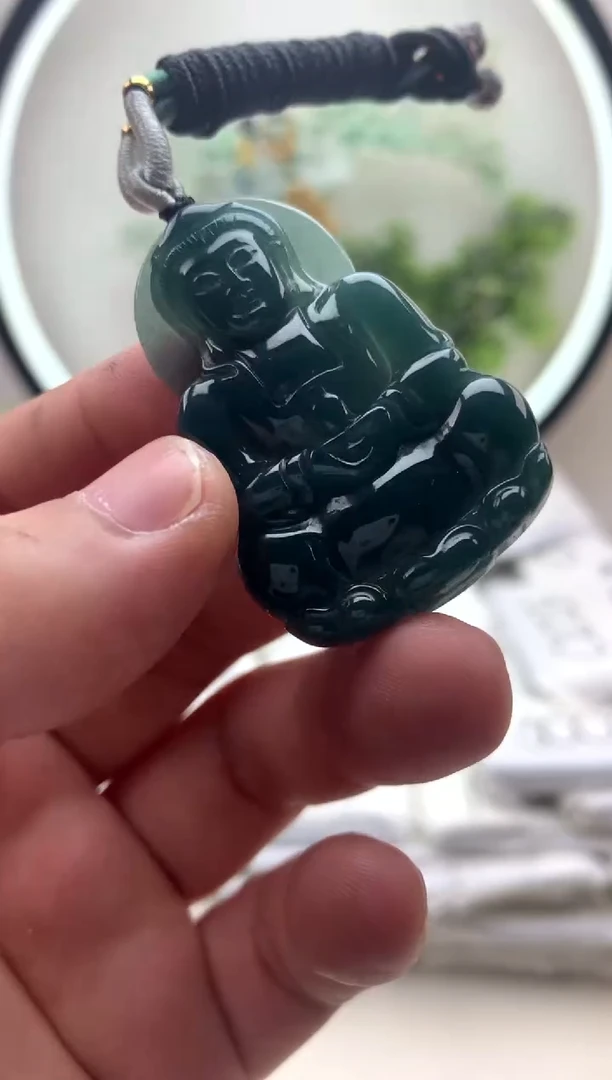 颈饰未镶嵌翡翠观音