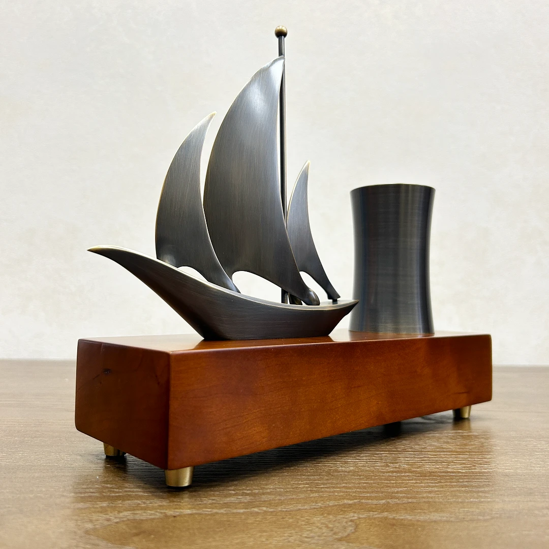 一帆风顺办公室桌面摆件笔筒蓝牙音响充电USB