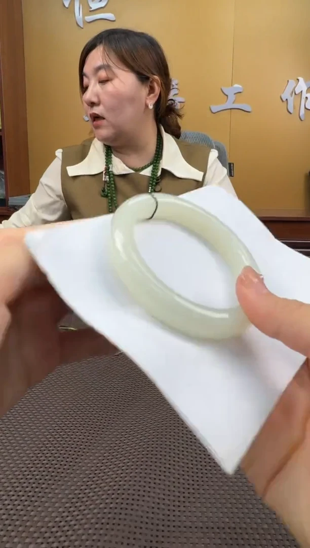 【闪购商品】和田玉手镯未镶嵌59