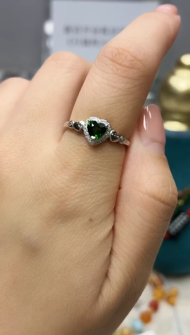 银S925镶嵌透辉石戒指098BJ1213产品一个（多样性）