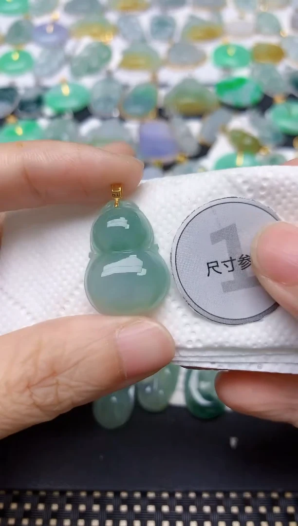 翡翠18K金镶嵌颈饰天然缅甸A货翡翠