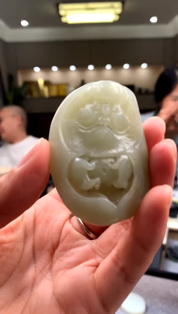 和田玉未镶嵌颈饰洪****浴挂件