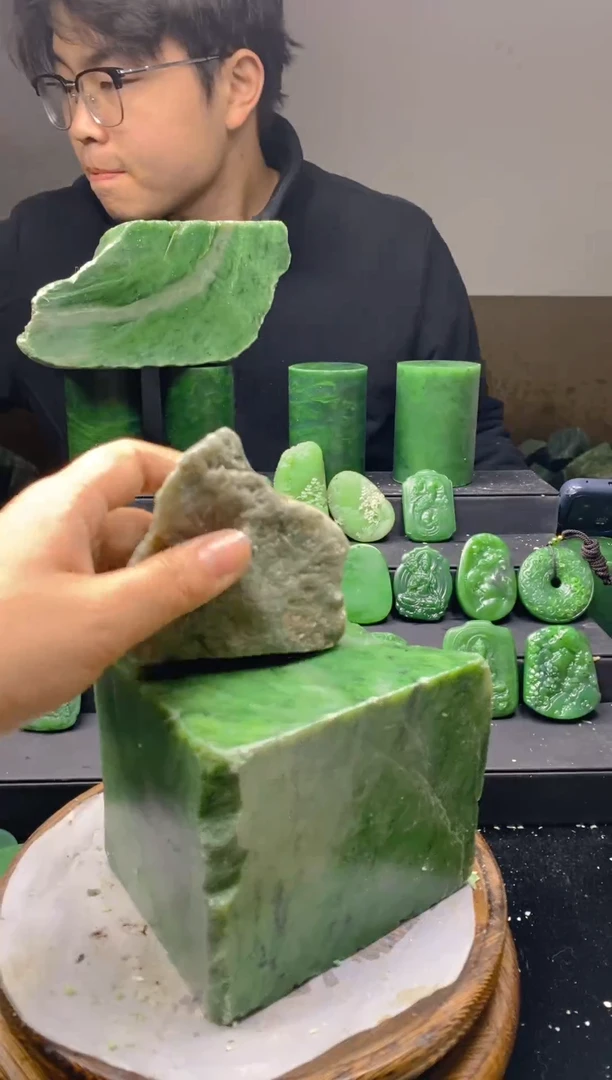 未镶嵌和田玉（碧玉）珠宝半成品1