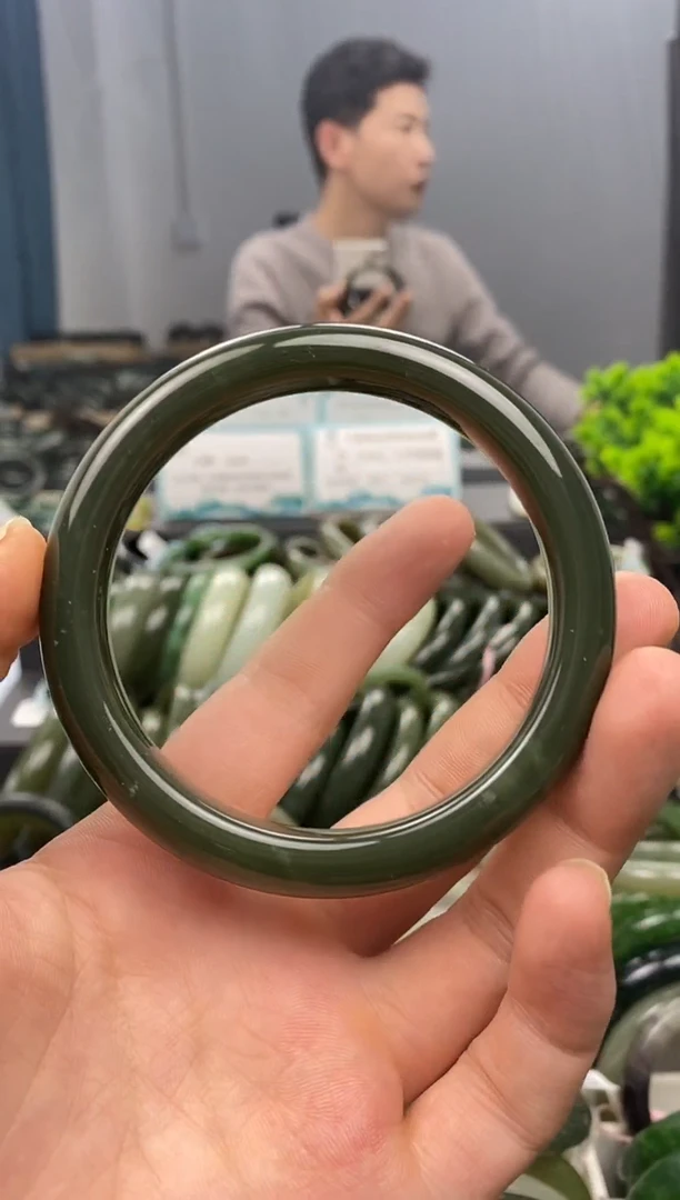 未镶嵌手镯和田玉64.5