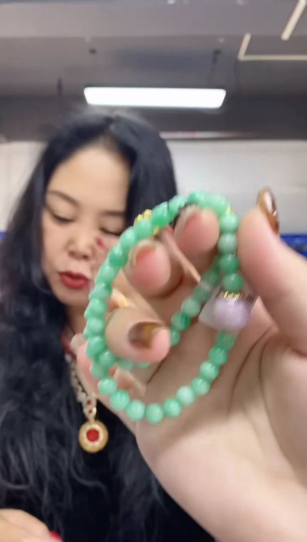 【闪购商品】翡翠手串未镶嵌多样性发其一颜色微差