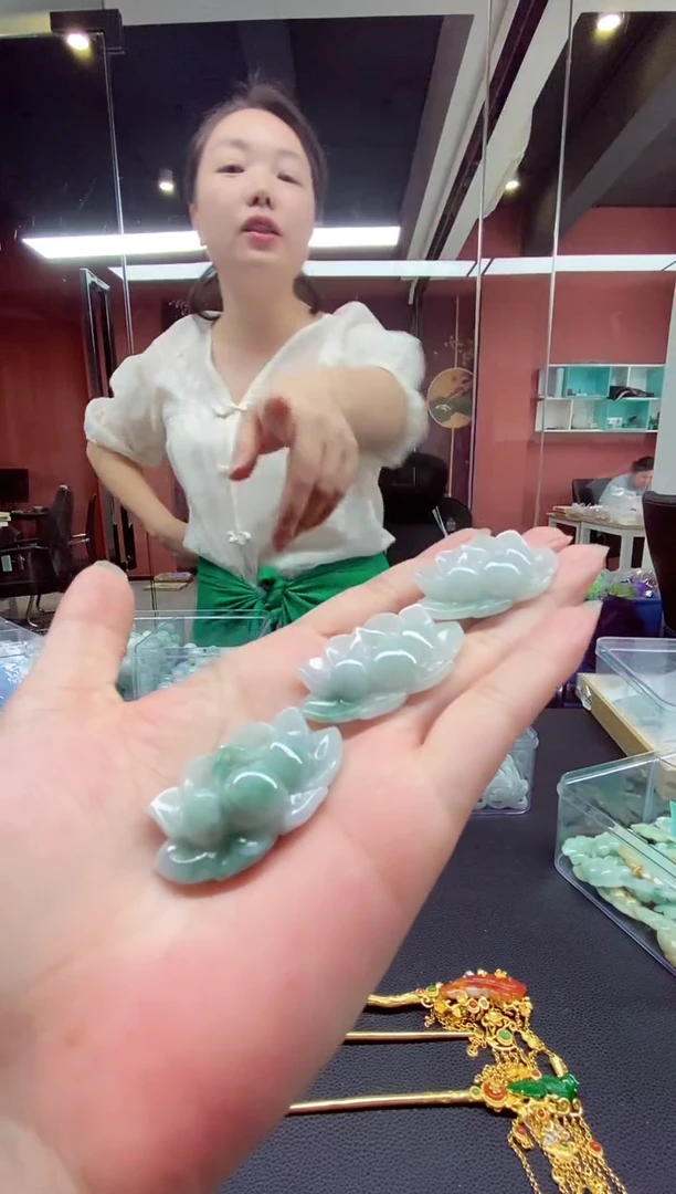 翡翠未镶嵌颈饰翡翠吊坠