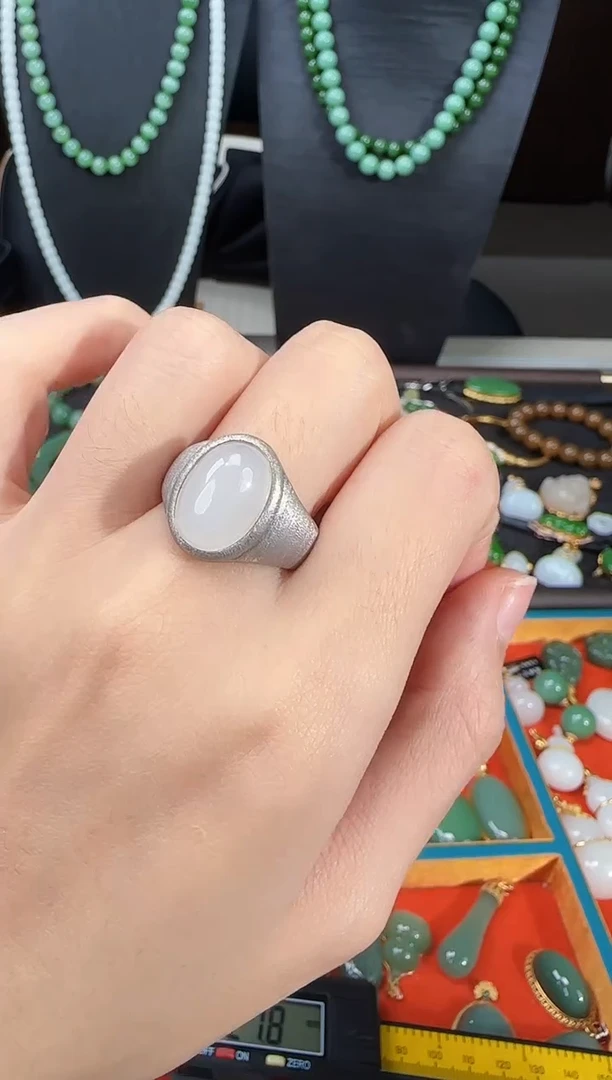 银S925镶嵌戒指和田玉1