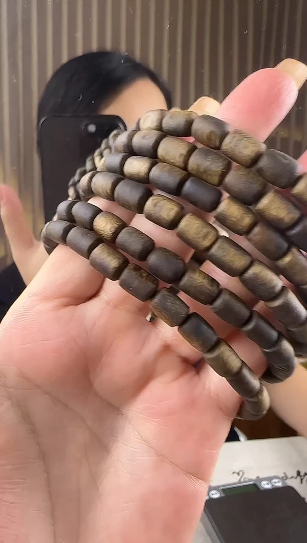 沉香沉香碎屑+留疤