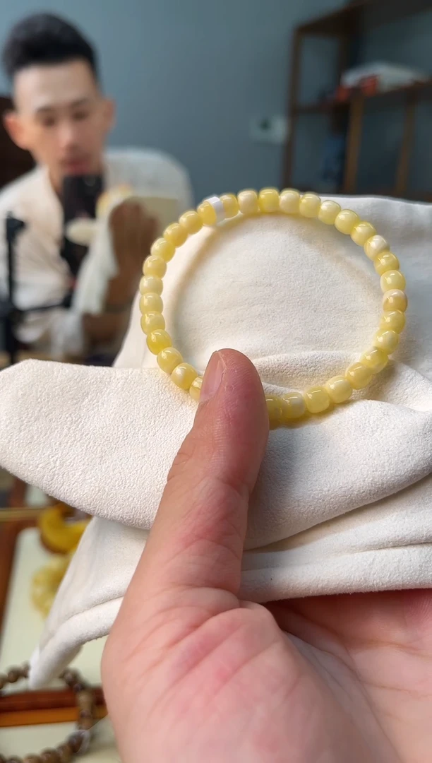 未镶嵌琥珀裸石琥珀蜜蜡（多样性发其一）w023