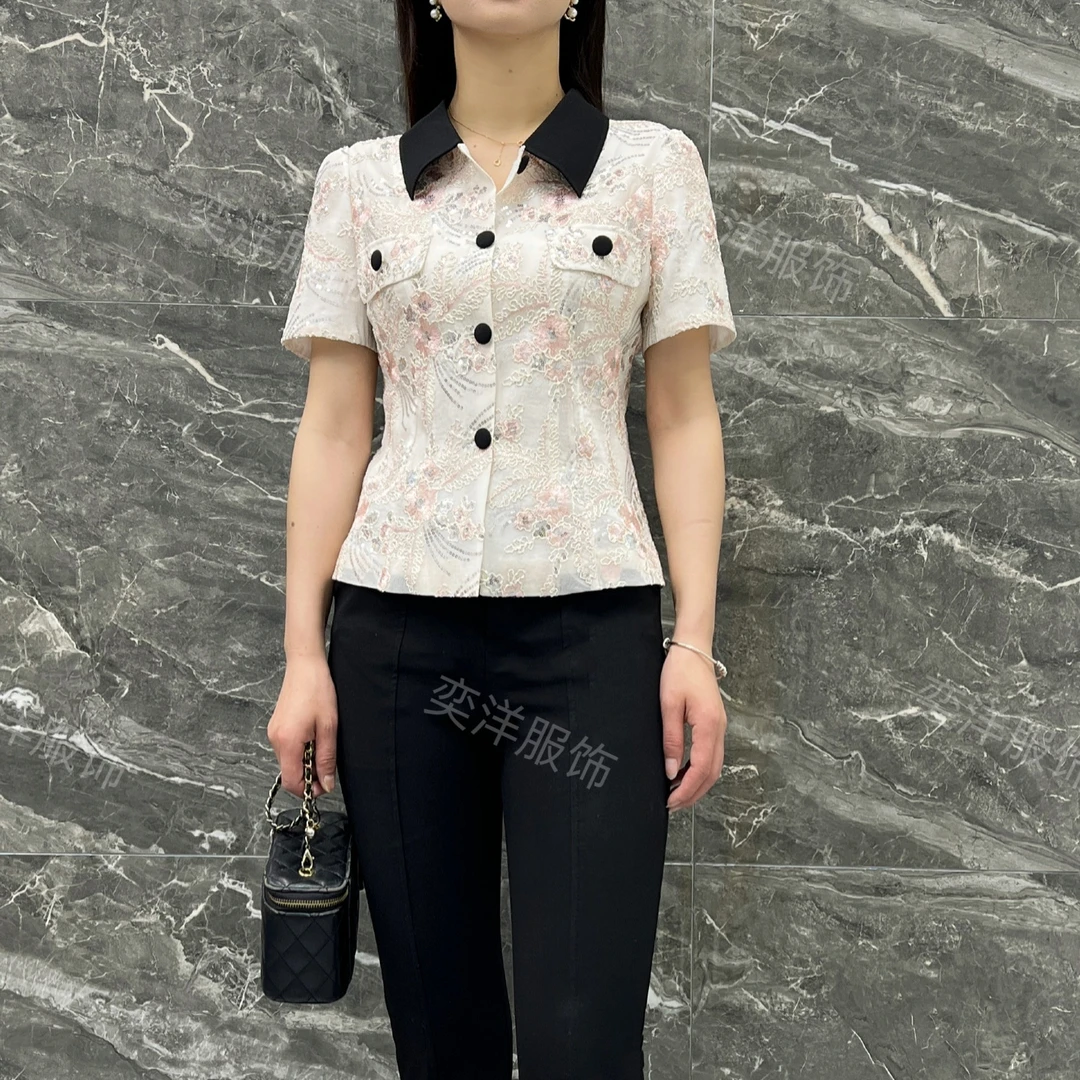 2025新款夏季翻领气质粉白色短袖修身显瘦减龄大方设计感