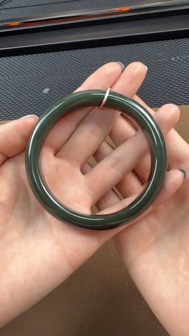 颈饰未镶嵌和田玉手镯60