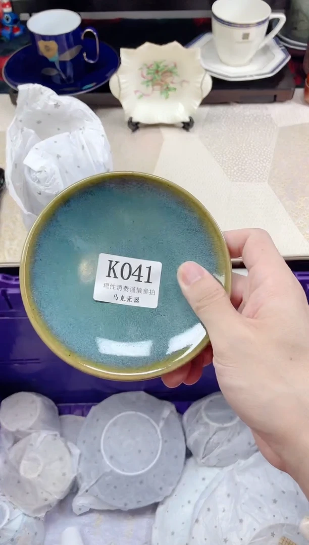 瓷片鱼*走                 K041