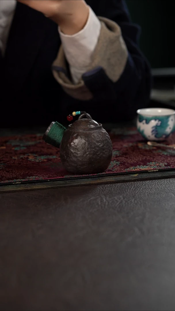 150c伟壶柴烧小泡壶 侧把龙蛋