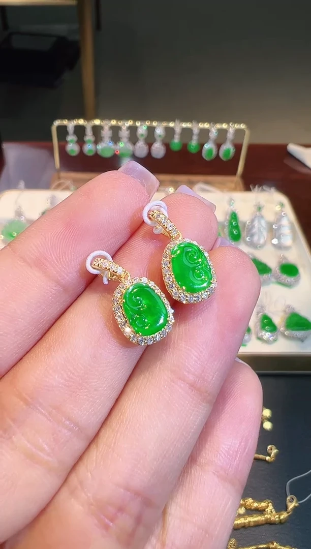 翡翠18K金镶嵌吊坠(不含链)多样性发一件