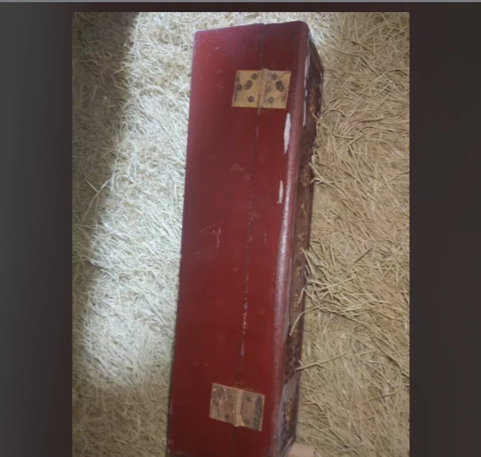 1个红色雕刻小盒子链接