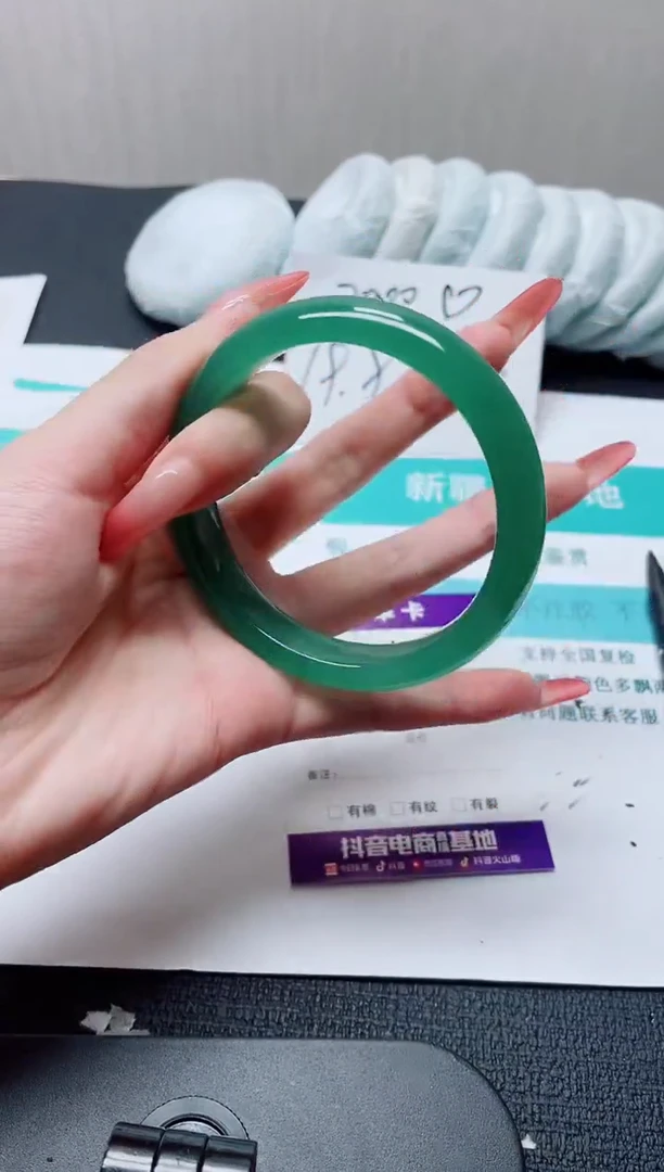 未镶嵌手镯石英质玉28-64
