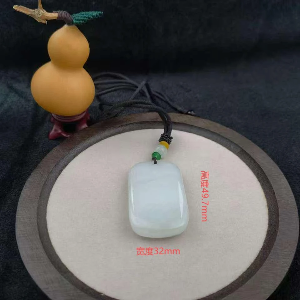 天山翠男女款玉石玉坠简约时尚款多样性发货