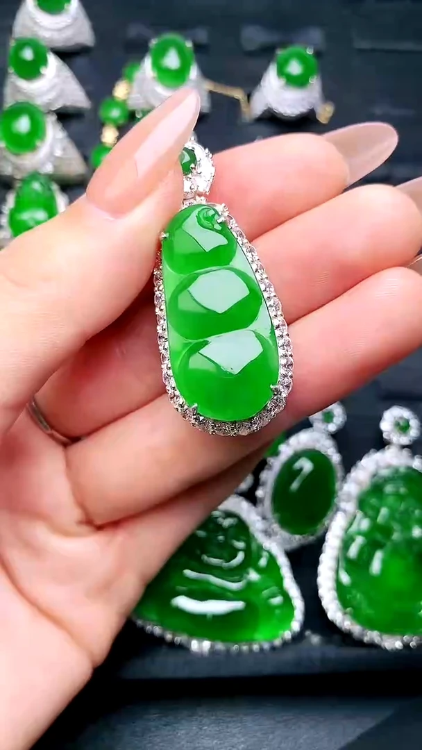 【闪购商品】翡翠吊坠(赠链)银S925镶嵌福瓜吊坠
