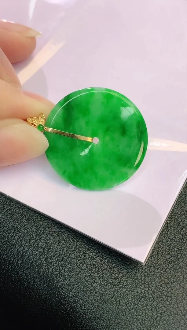 颈饰18K金镶嵌翡翠赠礼盒证书 珍珍