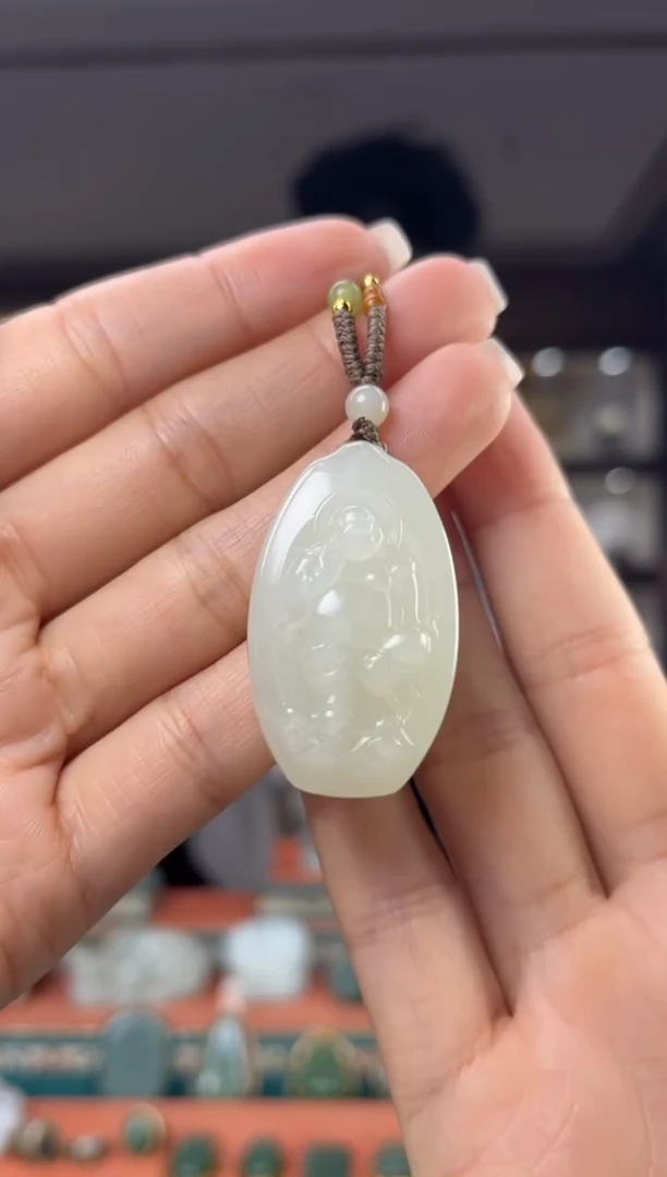 颈饰未镶嵌和田玉佩佩