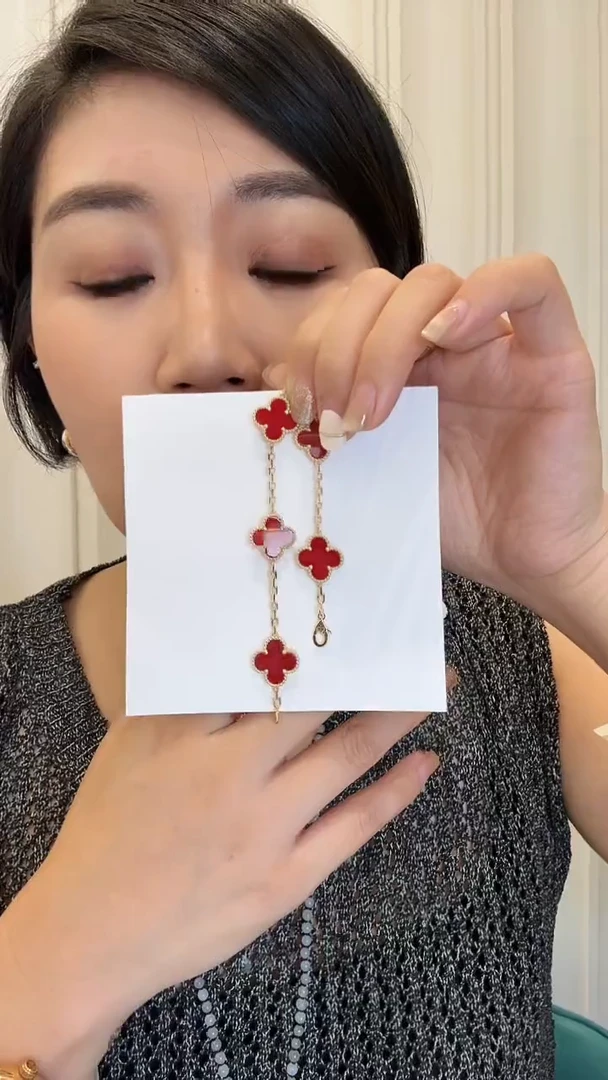 18K金镶嵌手链玛瑙/玉髓手链