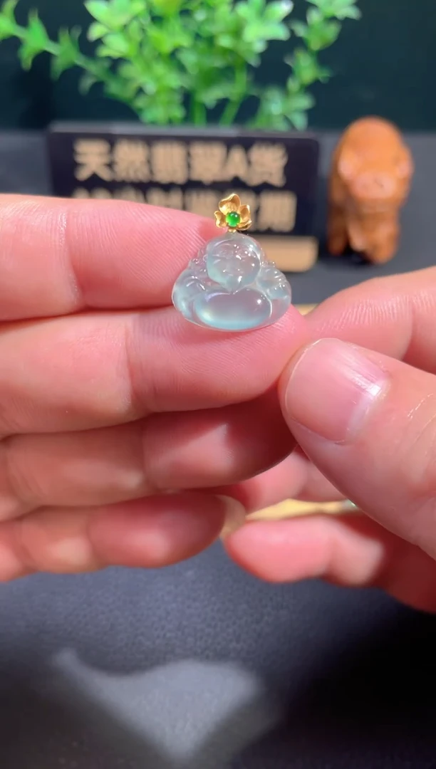 颈饰18K金镶嵌翡翠翡翠