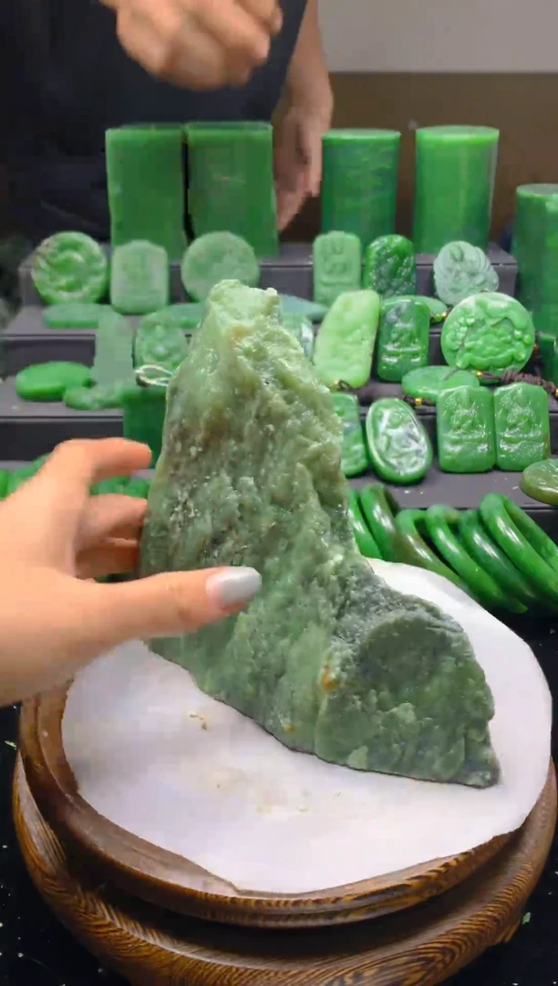 未镶嵌和田玉（碧玉）珠宝半成品1