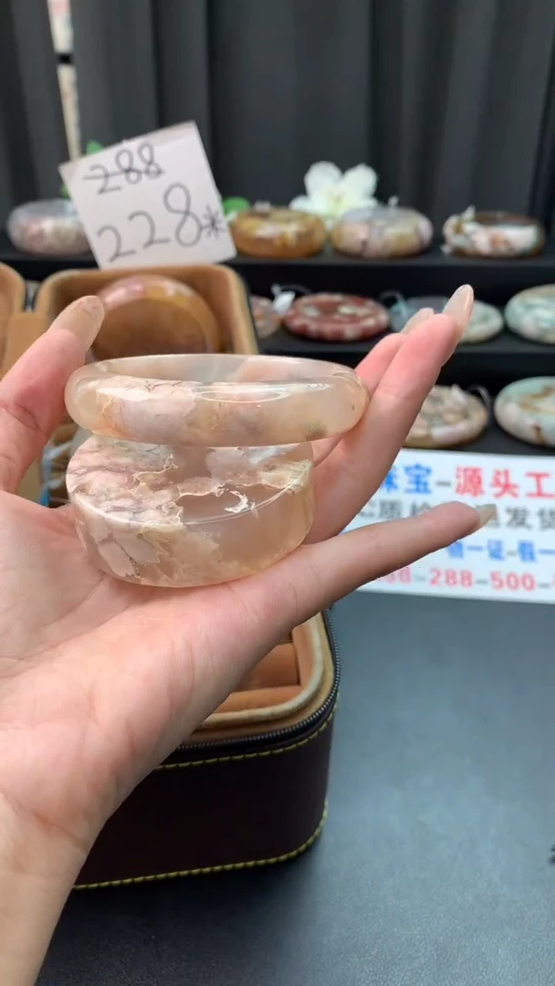 未镶嵌手镯石英质玉（59圈口）赠送镯心