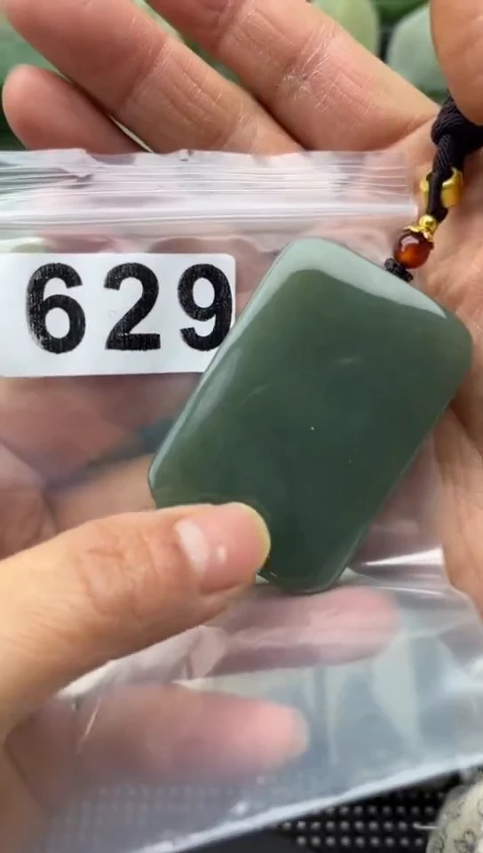 未镶嵌和田玉珠宝半成品牌子