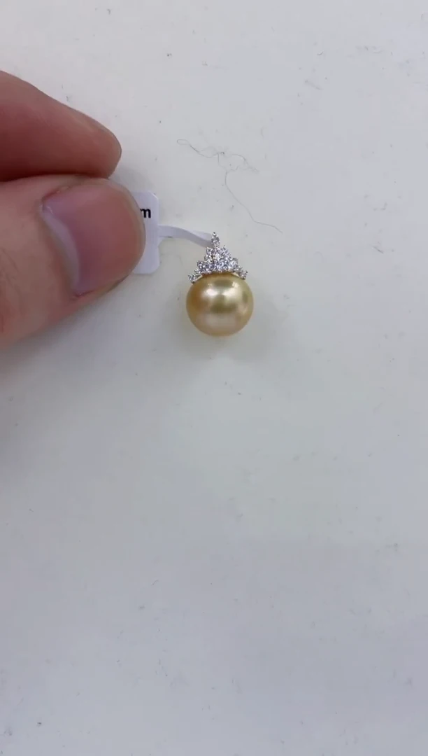 18K金镶嵌颈饰海水珍珠