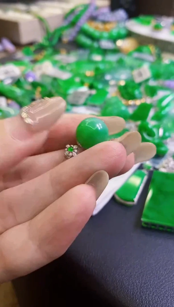 【闪购商品】定制翡翠18K金镶嵌珠子