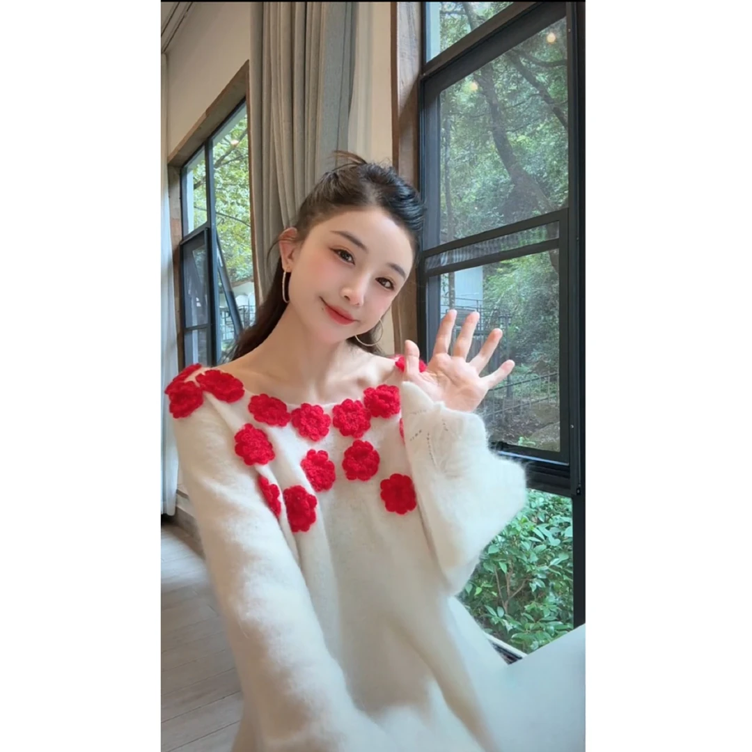 洋洋优选-冬季新款法式立体撞色山茶花设计软软糯糯毛衣女YY72205