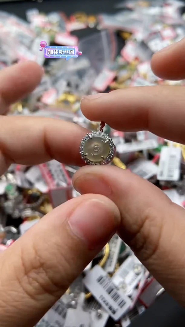 翡翠戒指银S925镶嵌12000000   0