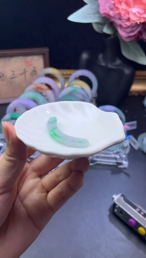 未镶嵌挂件翡翠玉璜