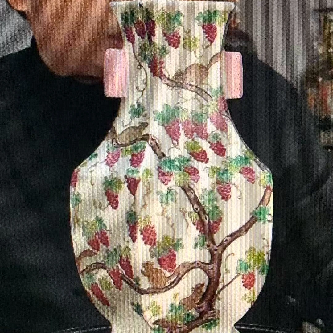 清 粉彩松鼠葡萄六方贯耳尊