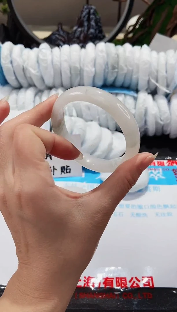 【闪购商品】石英质玉手镯未镶嵌73-55