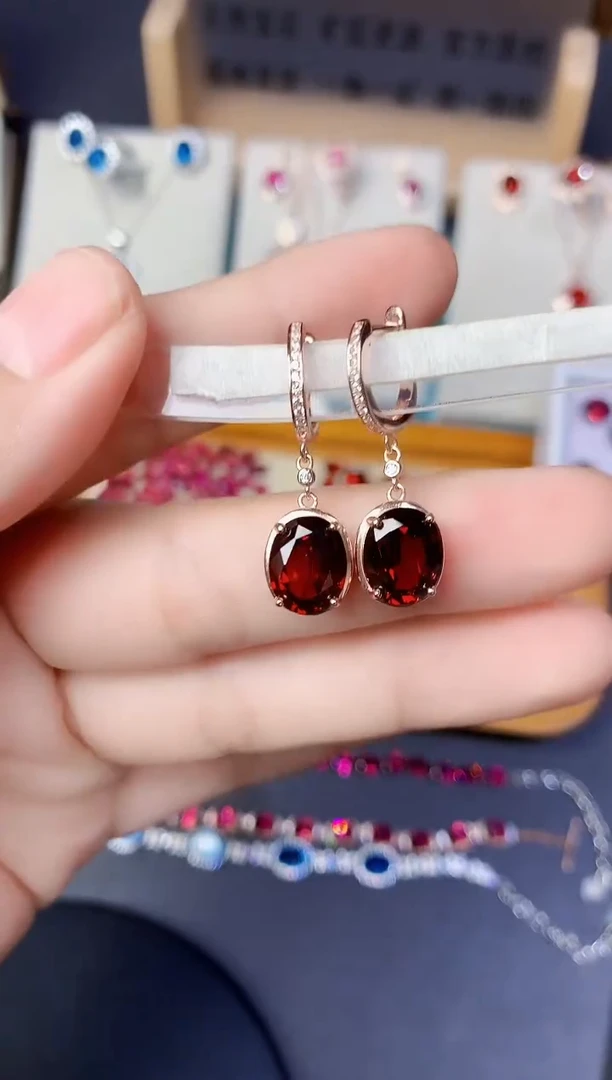 银S925镶嵌耳扣石榴石天然