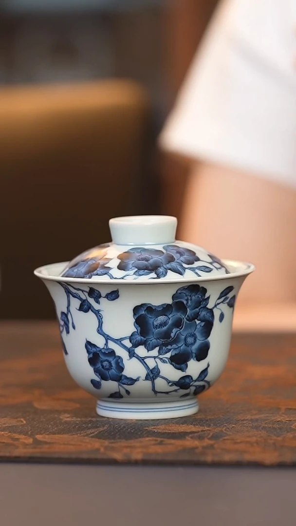 成蕴窑山茶花盖碗