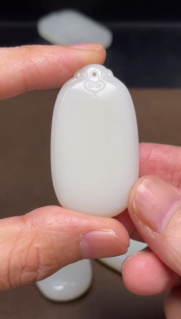 和田玉未镶嵌颈饰20