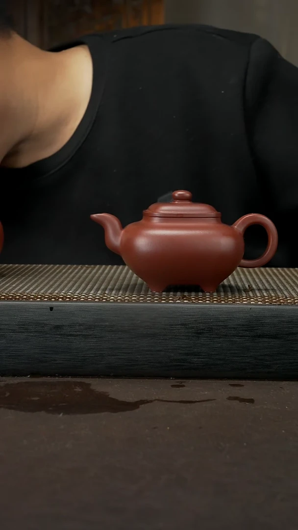 【闪购商品】紫砂茶壶朱泥 大红袍 传炉200cc 035