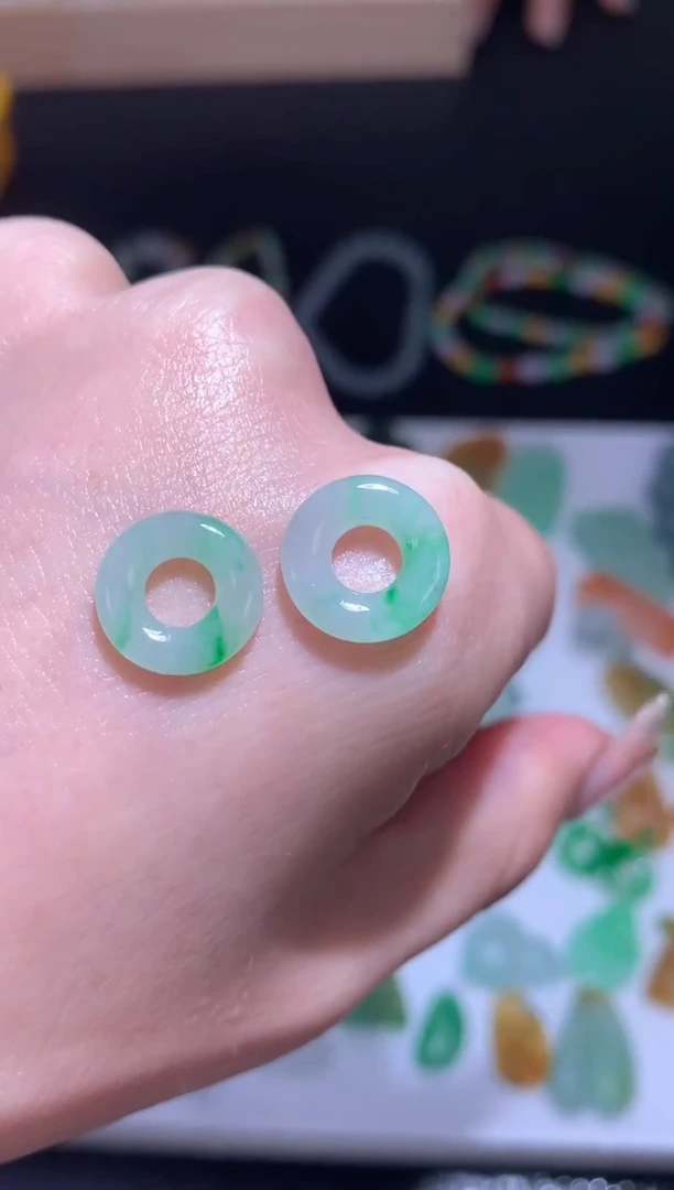 未镶嵌定制翡翠甜甜圈