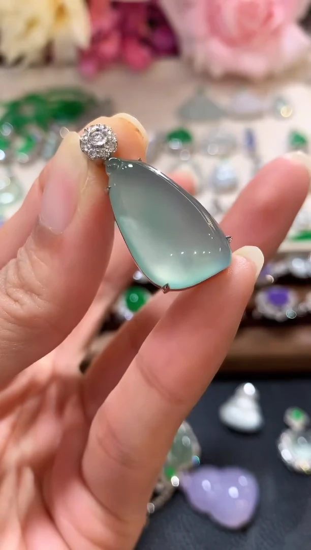 吊坠(不含链)18K金镶嵌翡翠m62